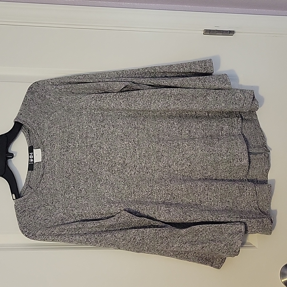 1804 Coin bell sleeve sweater